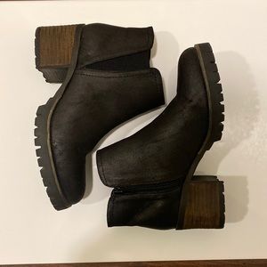 Carlos by Carlos Santana Gill Booties